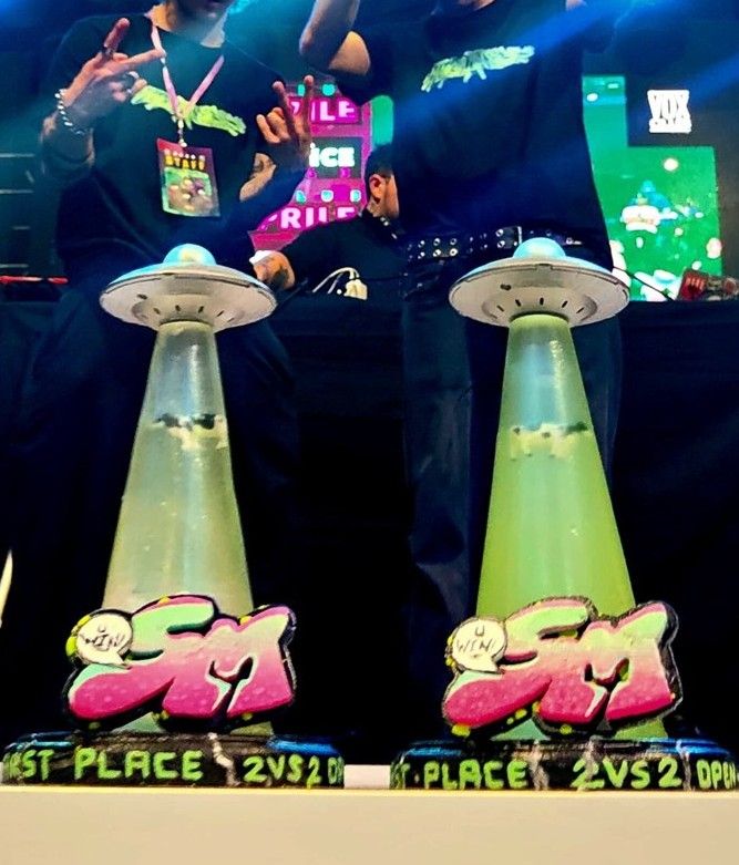 Resin and wood trophies for the 6th edition of Style Matters